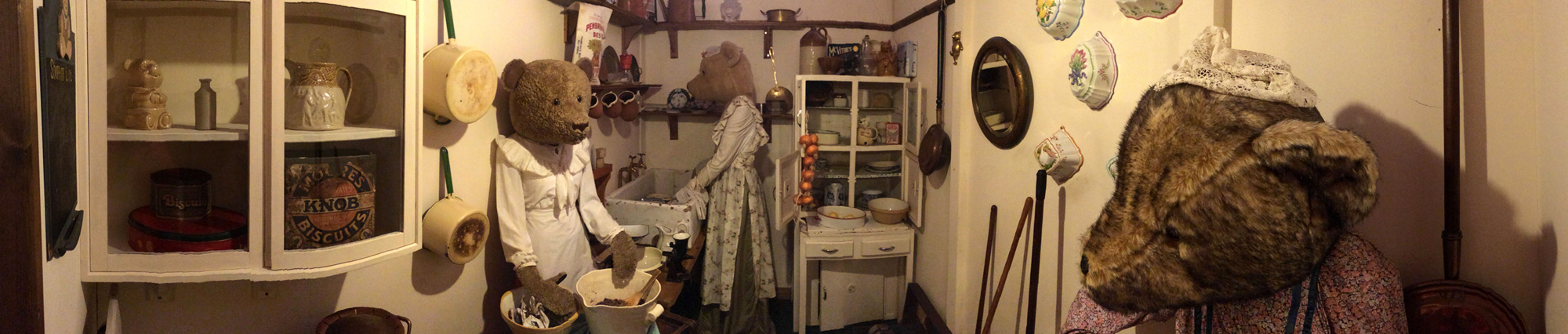 Schools & Groups - Teddy Bear Museum